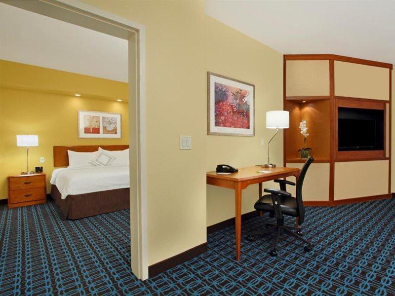 Fairfield Inn & Suites By Marriott Fairfield Napa Valley Area Exterior photo