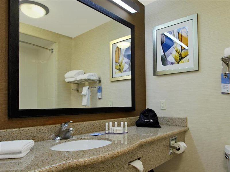 Fairfield Inn & Suites By Marriott Fairfield Napa Valley Area Exterior photo