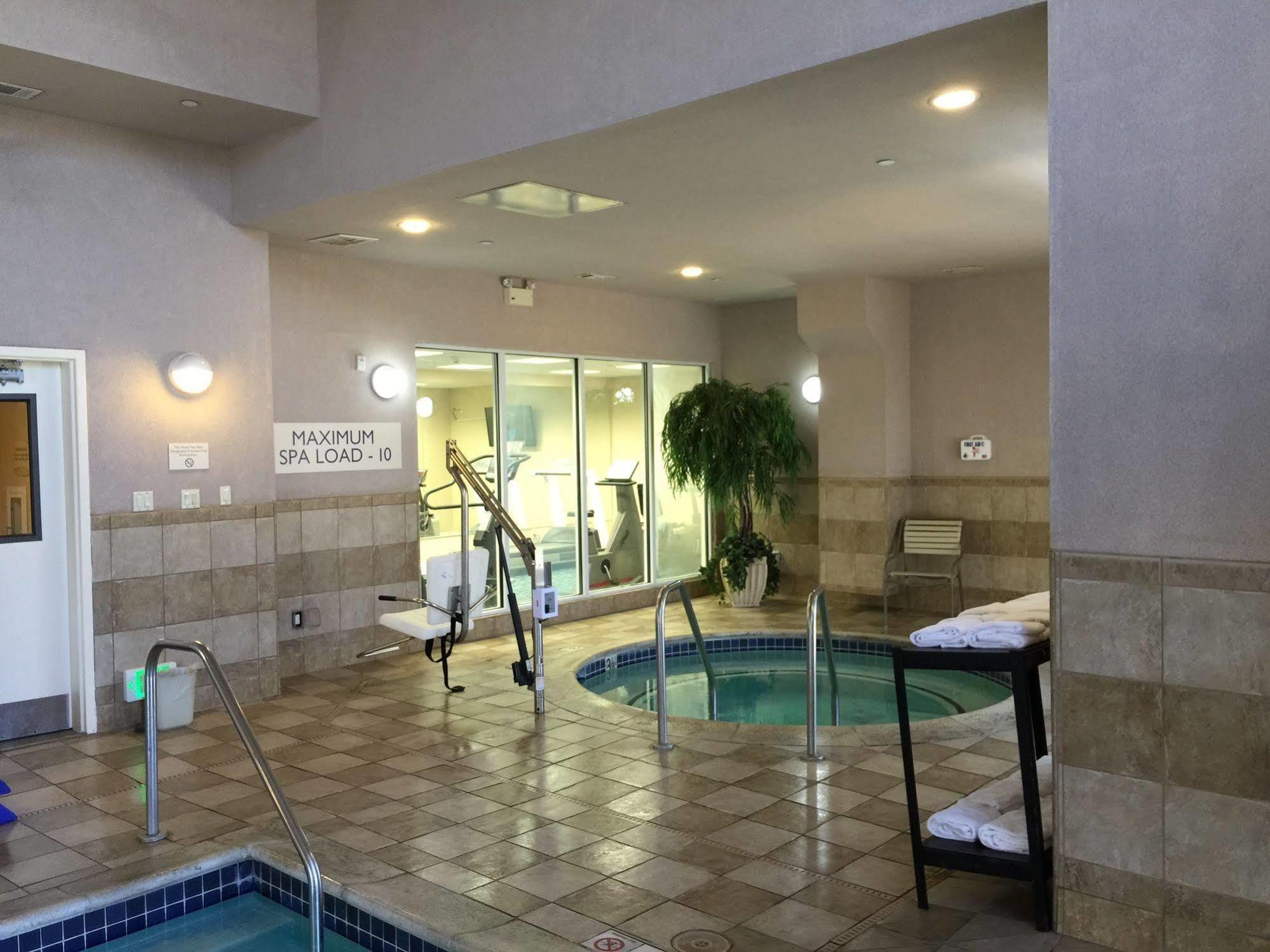 Fairfield Inn & Suites By Marriott Fairfield Napa Valley Area Exterior photo